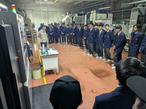 PXL_20251211_024807145 PXL_20251211_024807145