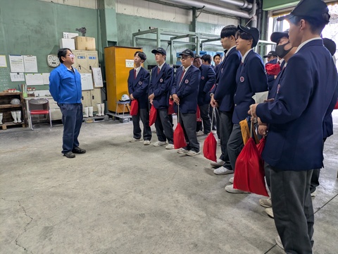 PXL_20251211_045351065 PXL_20251211_045351065